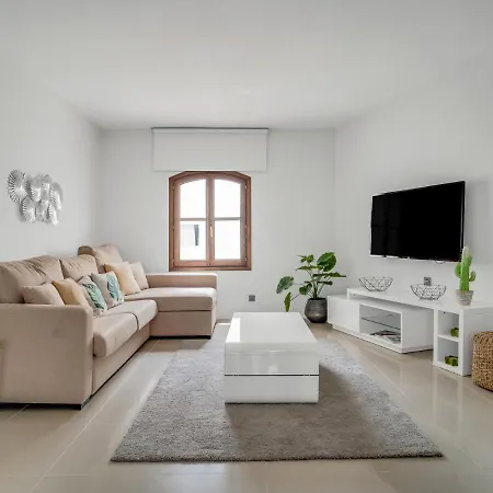 Apartment Sanders Sol 2 - Modern Two-bedroom In The Heart Of Puerto Banus Nightlife *
