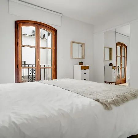 Apartment Sanders Sol 2 - Modern Two-bedroom In The Heart Of Puerto Banus Nightlife Marbella